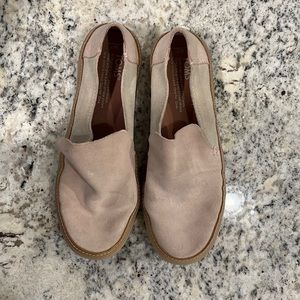 Toms women’s pink and beige  slip on shoes size 7